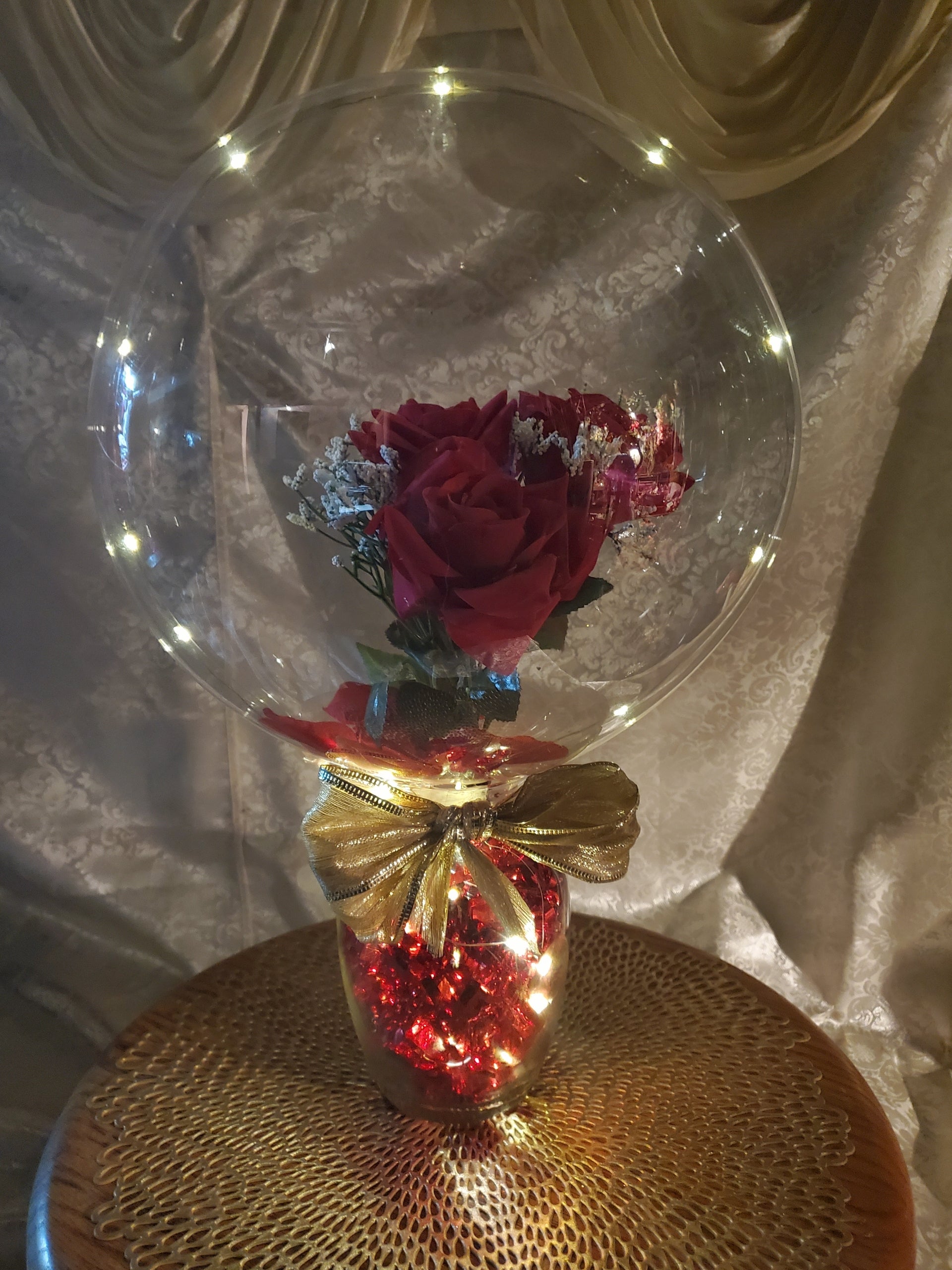 3 Rose bouquet -Floating Flower Romantic Floral Keepsake 💐 Floral Light Balloon in a glass vase